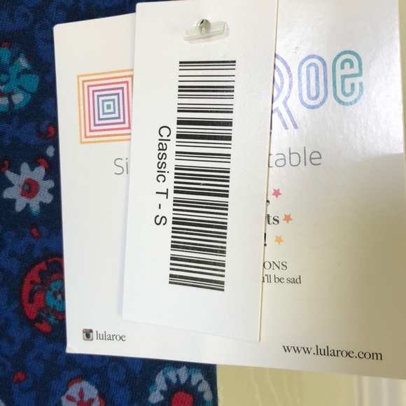 NWT- LuLaRoe Classic Tee - Picture 4 of 5